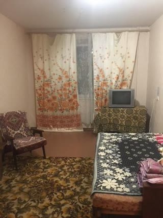 Продам однокомнатну квартиру в Лозовій !!!