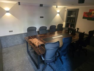 💼 ქირავდება სტრატეგიული და სრულად ფუნქციური საოფისე სივრცე ქალაქის გულში, მაღალი ხილვადობის ლოკაციაზე.