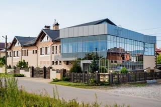Sale of a large commercial complex for business 🏢