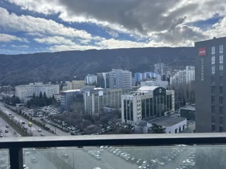 იყიდება 5 ოთახიანი ბინა ორთაჭალაში
