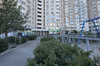 Продаж 2к квартирина вул. Срібнокільська в ЖК Корона