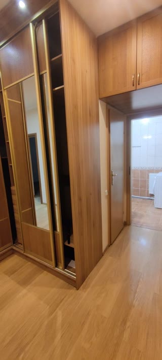 Продаж 2-кімнатна квартира біля метро Дарниця