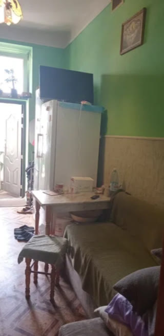Продам 1-кімнатну квартиру в центрі Львова — вул. Медова
