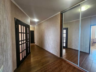 Продаж 3-кімнатної квартири на Позняках