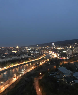 ქირავდება 4 ოთახიანი ბინა საბურთალოზე