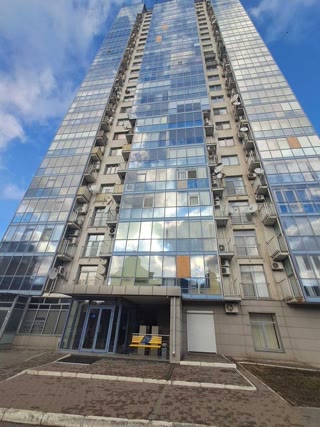 For Sale 2-room Apartment near Sumskyi Market, Center