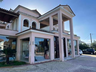 600 m² Building