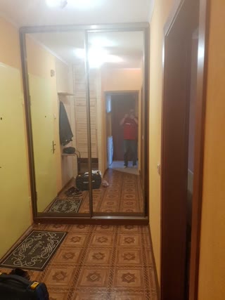 Продаж 1-кімнатної квартири на Троєщені