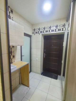 Продам гостинку метро Захисників України