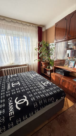 Продаж 3-кімнатної квартири на Троєщені