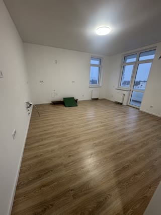 Продаж 2-кімнатної  квартири біля метро Нивки