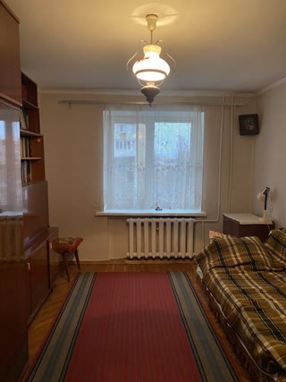 Продаж 3-кімнатної квартири у Солом’янському районі (Чоколівка)