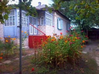 For sale half of a large house, 5 rooms