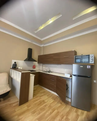 ქირავდება 2 ოთახიანი ბინა საბურთალოზე