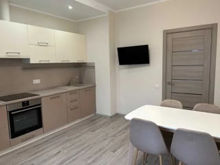 Продам 2к квартиру з ремонтом, вул. Драгоманова, Позняки