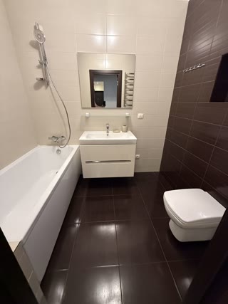 Продаж 3-кімнатної квартири в ЖК “Урлівська”  біля ТРЦ River Mall