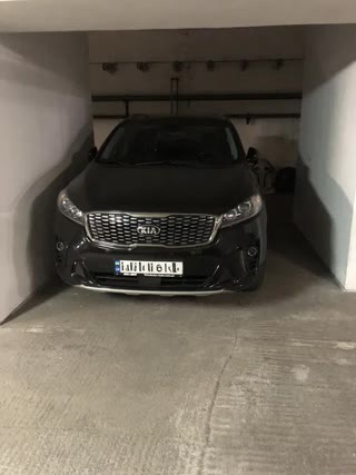 Продаж паркомісця на Позняках