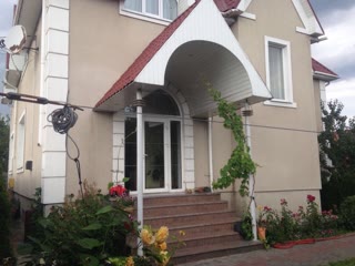 Будинок 2 поверхи