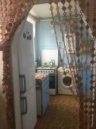 For Sale 4-Room Apartment