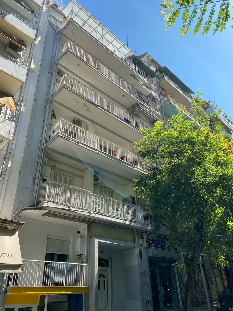 100 m² Apartment