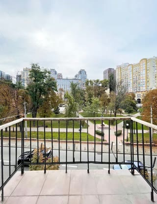 Продаж 2-кімнатної квартири-офіс в Центрі Києва біля метро Олімпійська