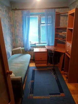 Продаж 3-кімнатної квартири біля Дарницькій площі