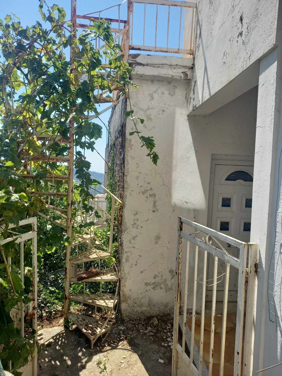 Κτίριο 140τ.μ.