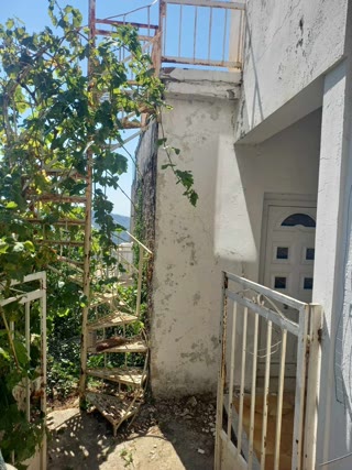 140 m² Building