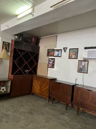 ქირავდება 110 კვ.მ. კეთილმოწყობილი ფართი / საწყობი წერეთლის გამზირზე, მეტროსთან ახლოს, დაცულ კერძო ეზოში.
