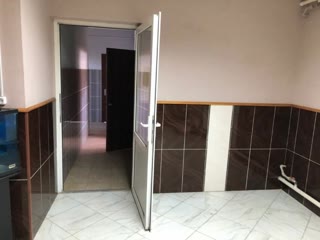 Нежитлова окрема будівля в смт
