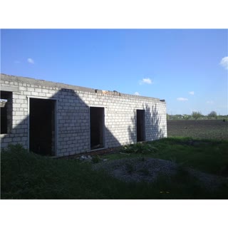 Продам недорого участок с недостроенным