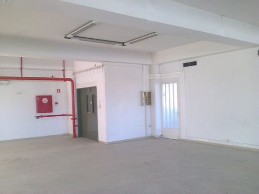 Κτίριο επαγγελματικών χώρων 2800 τ.μ.