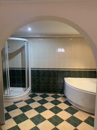 House for rent 325 m2 in Svyatoshino