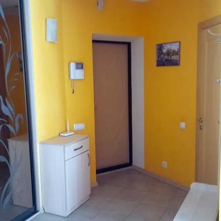 Продається євродвокімнатна квартира площею 49,5 м² у Дарницькому р-ні, вул. Вишняківська, ст. м. Харківська
