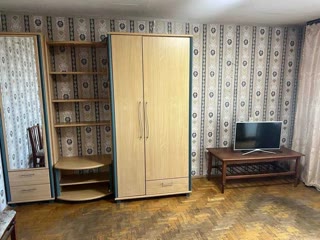 Продається 2-кімнатна квартира 55.6м2 на Березняках по вул. Дніпровська набережна