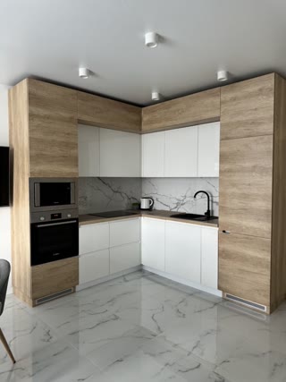 For Sale 2-room Apartment in Rogatinsky Residential Complex, Center