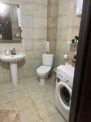Продається простора 1-кімнатна квартира з якісним євроремонтом, вул. Драгоманова, м. Позняки