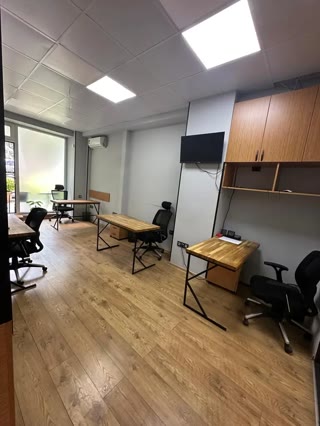 ქირავდება ოფისი საბურთალოზე