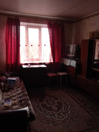 Продам квартиру в Лозовій