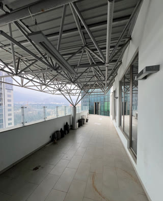 A 6-room apartment in Saburtalo is for sale