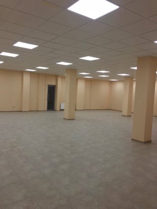 Науки продам в торговому центрі під магазин, офіс