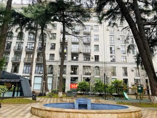 ქირავდება 3 ოთახიანი ბინა მთაწმინდაზე