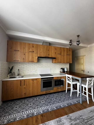 Sale of a 2-room apartment near Vyrlytsia metro