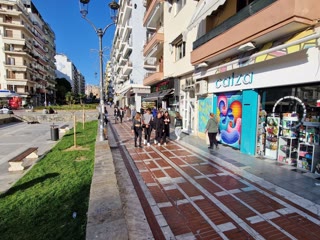 90 m² Store