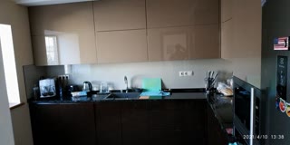 Двоповерховий будинок у селі