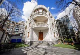 Продаётся отдельное стоящее здание в Тбилиси