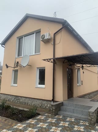 У продажу будинок, 120 кв ділянка 6 соток який зайняв вигідне місце по вул