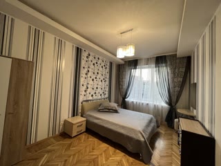 Продам 3-кімнатну квартиру Центр, м. Архітектора Бекетова