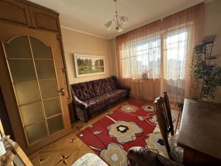 Продам 4-х кімнатну квартиру на Олексіївка