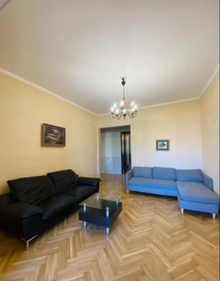 ქირავდება 4 ოთახიანი ბინა ვაკეში